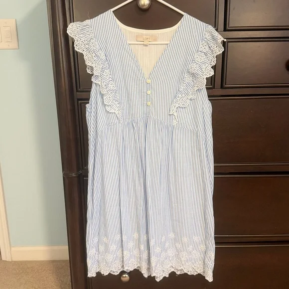 Loft Ann Taylor blue and white eyelet dress size petite large - Picture 2 of 5